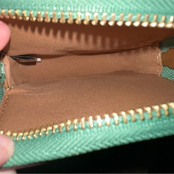 Coach Green Wristlet with Gold Chain - Picture 4 of 4